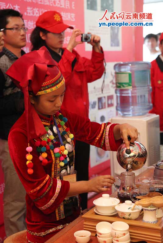 第七届中国云南普洱茶国际博览交易会开幕 500多家茶企参展